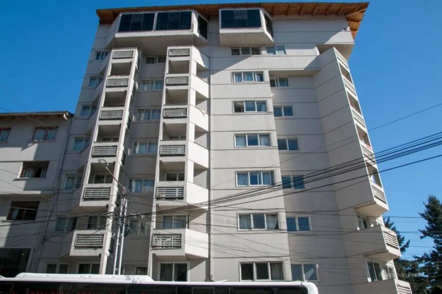 Puede ser una imagen de rascacielos