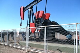 Puede ser una imagen de 3 personas